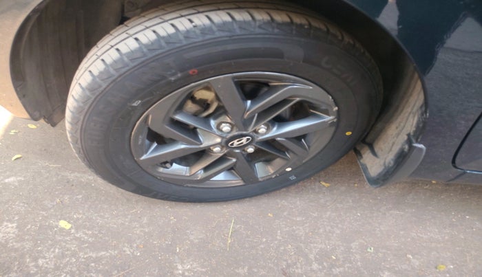 2020 Hyundai GRAND I10 NIOS SPORTZ AMT 1.2 KAPPA VTVT, Petrol, Automatic, 22,329 km, tyre