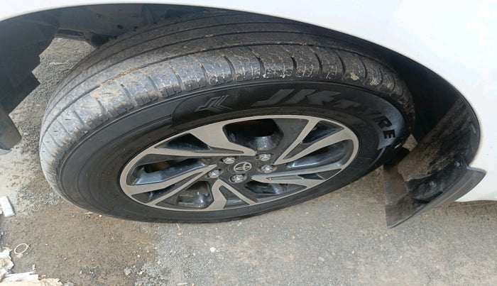 2024 Toyota Innova Crysta 2.4 VX 8STR, Diesel, Manual, 54,492 km, tyre