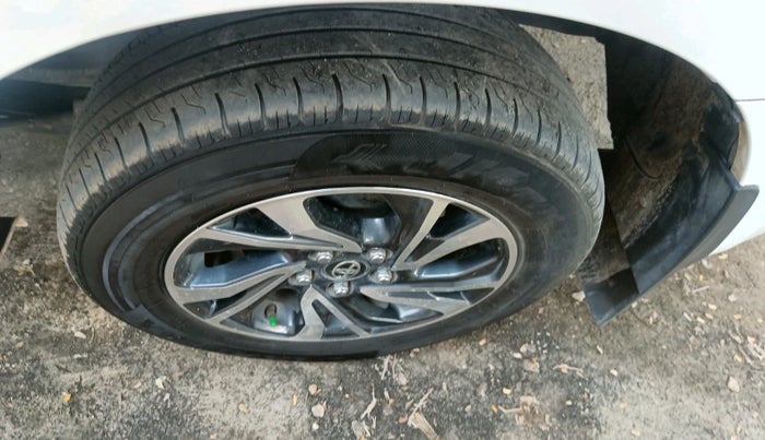 2024 Toyota Innova Crysta 2.4 VX 8STR, Diesel, Manual, 54,492 km, tyre