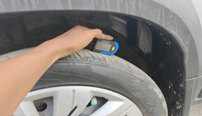 2024 Renault Kiger RXL MT, Petrol, Manual, 32,494 km, tyre