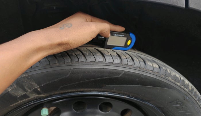 2024 Renault Kiger RXL MT, Petrol, Manual, 32,494 km, tyre