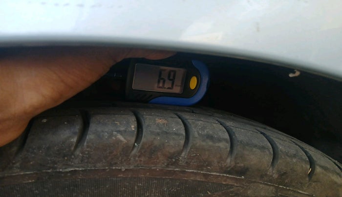 2011 Hyundai i10 MAGNA 1.2, Petrol, Manual, 48,659 km, tyre