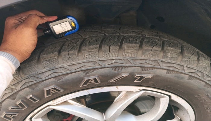 2016 Mahindra XUV500 W6, Diesel, Manual, 1,28,288 km, tyre