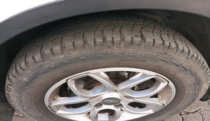 2016 Mahindra XUV500 W6, Diesel, Manual, 1,28,288 km, tyre