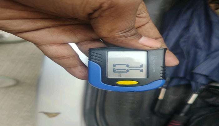 2011 Ford Fiesta ZXI 1.6 ABS PETROL, Petrol, Manual, 1,21,907 km, tyre