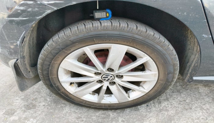 2017 Volkswagen Polo HIGHLINE1.5L, Diesel, Manual, 90,200 km, tyre