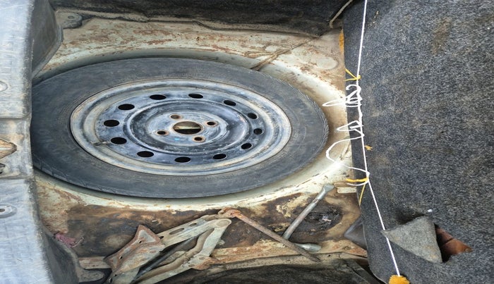 2011 Maruti Swift VDI, Diesel, Manual, 1,35,226 km, tyre