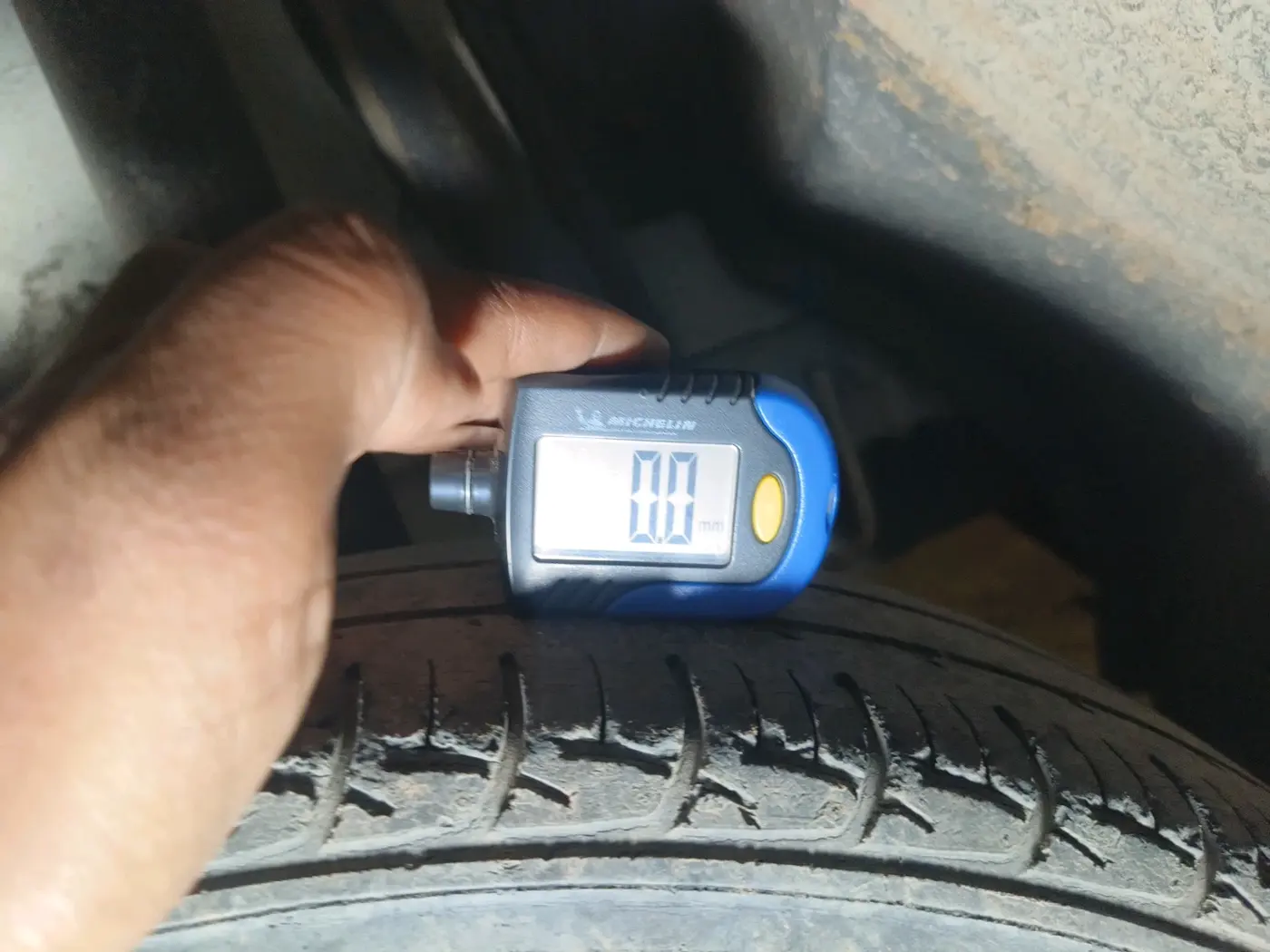 2011 Tata Indica Vista TERRA TDI, Diesel, Manual, 2,53,231 km, tyre