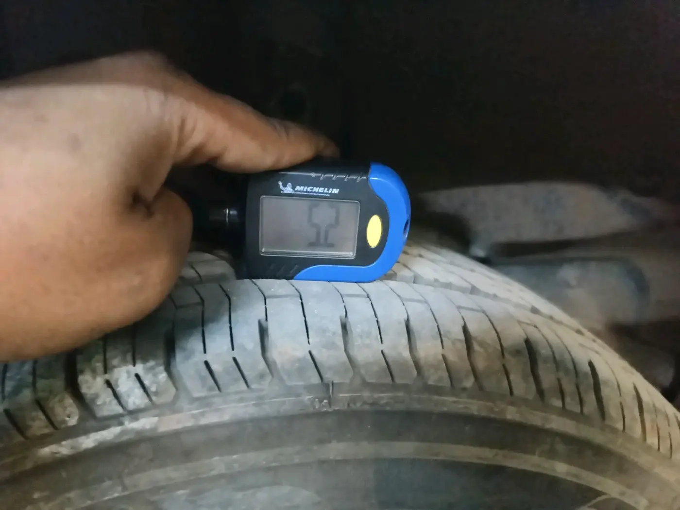 2011 Tata Indica Vista TERRA TDI, Diesel, Manual, 2,53,231 km, tyre