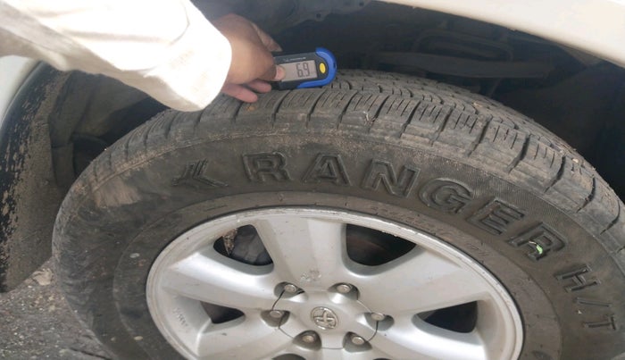 2010 Toyota Fortuner 3.0 4X4 MT, Diesel, Manual, 3,01,102 km, tyre