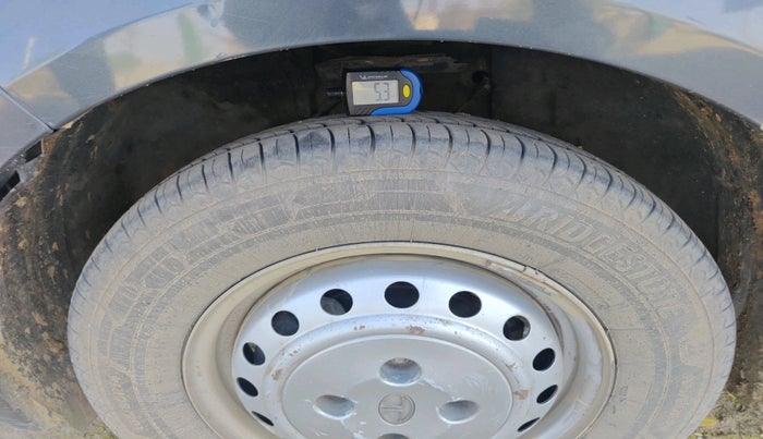 2020 Tata ALTROZ XM PETROL, CNG, Manual, 1,01,480 km, tyre