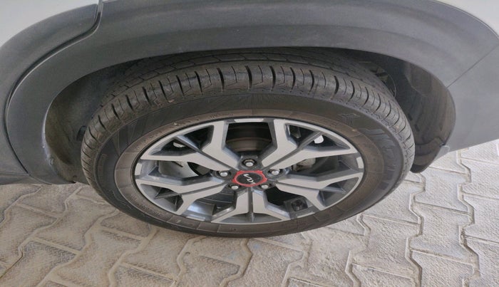 2023 KIA SELTOS GTX PLUS 1.5 DIESEL AT, Diesel, Automatic, 1,01,557 km, tyre