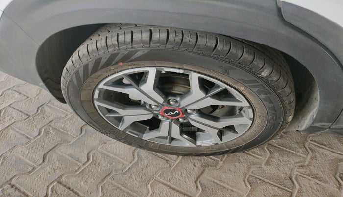 2023 KIA SELTOS GTX PLUS 1.5 DIESEL AT, Diesel, Automatic, 1,01,557 km, tyre