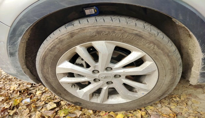 2019 Mahindra XUV300 W8 1.5 DIESEL, Diesel, Manual, 1,10,958 km, tyre