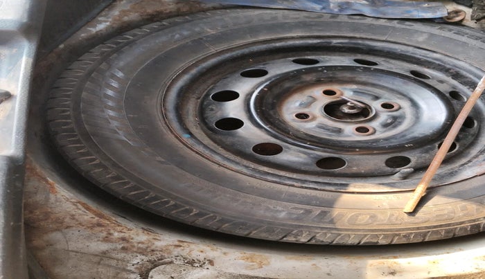 2011 Maruti Swift VDI, Diesel, Manual, 1,45,843 km, tyre