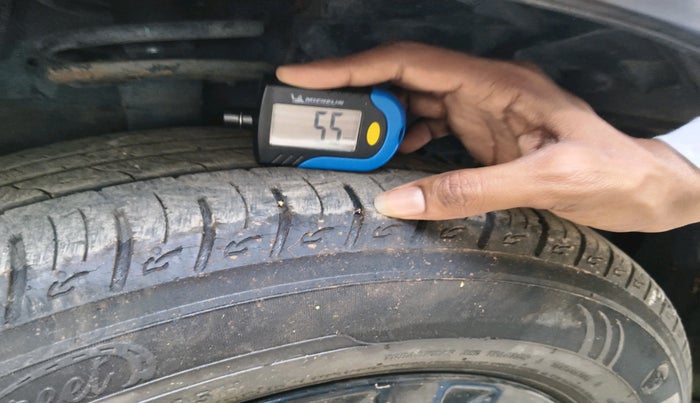 2019 Maruti Vitara Brezza ZDI PLUS AT DUAL TONE, Diesel, Automatic, 39,408 km, tyre