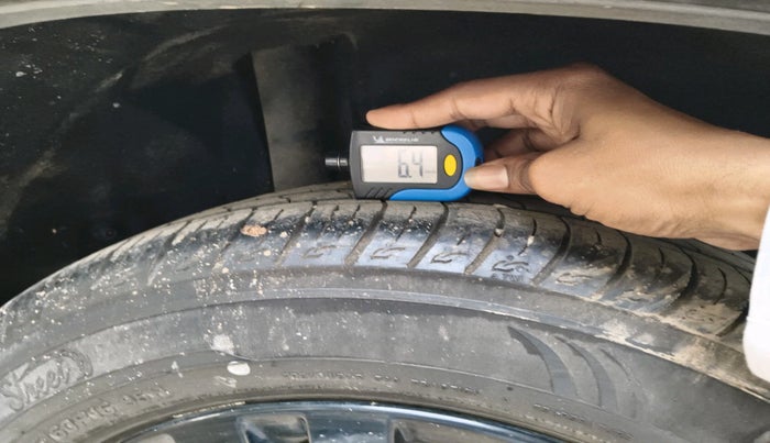 2019 Maruti Vitara Brezza ZDI PLUS AT DUAL TONE, Diesel, Automatic, 39,408 km, tyre