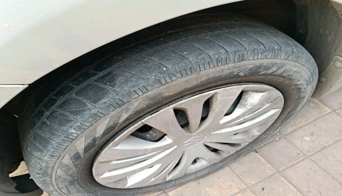 2014 Maruti Ertiga VXI, CNG, Manual, 94,302 km, tyre