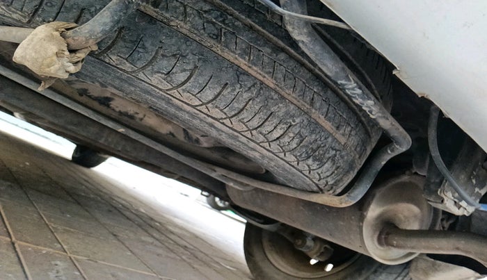 2014 Maruti Ertiga VXI, CNG, Manual, 94,302 km, tyre