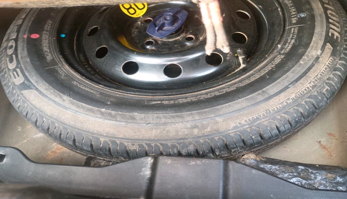 2018 Maruti Dzire ZXI, CNG, Manual, 81,718 km, tyre