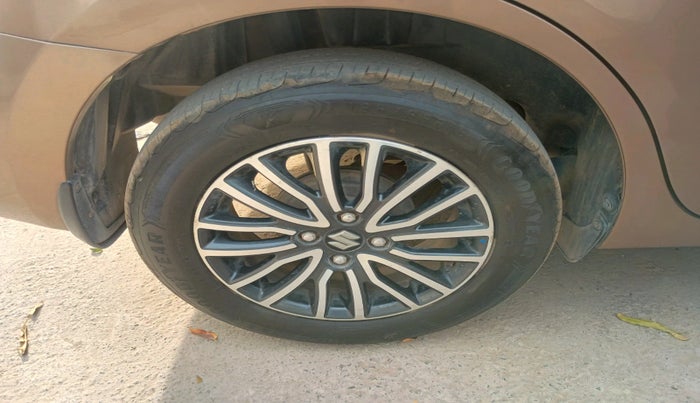 2018 Maruti Dzire ZXI, CNG, Manual, 81,718 km, tyre