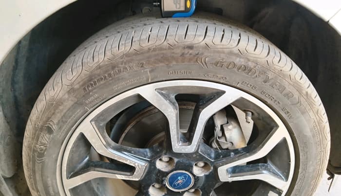 2018 Ford Ecosport TITANIUM 1.5L SIGNATURE EDITION (SUNROOF) DIESEL, Diesel, Manual, 1,56,833 km, tyre