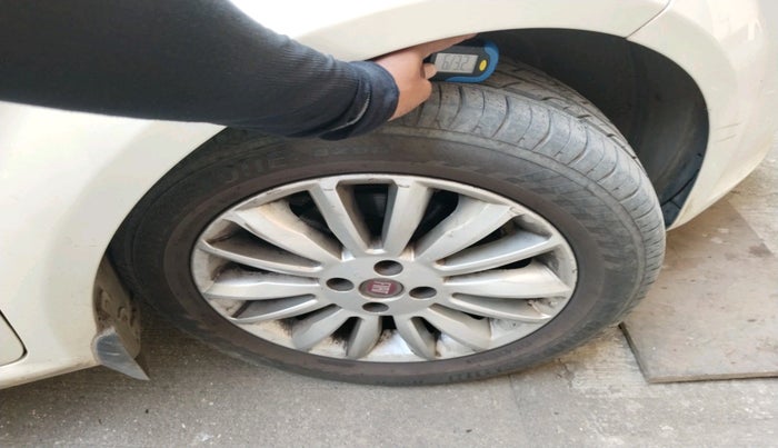 2015 Fiat Linea EMOTION 1.3 L ADVANCED MULTIJET, Diesel, Manual, 89,411 km, tyre