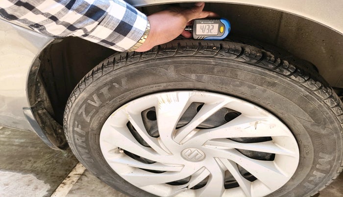 2019 Maruti Ertiga VXI AT SHVS, Petrol, Automatic, 85,133 km, tyre