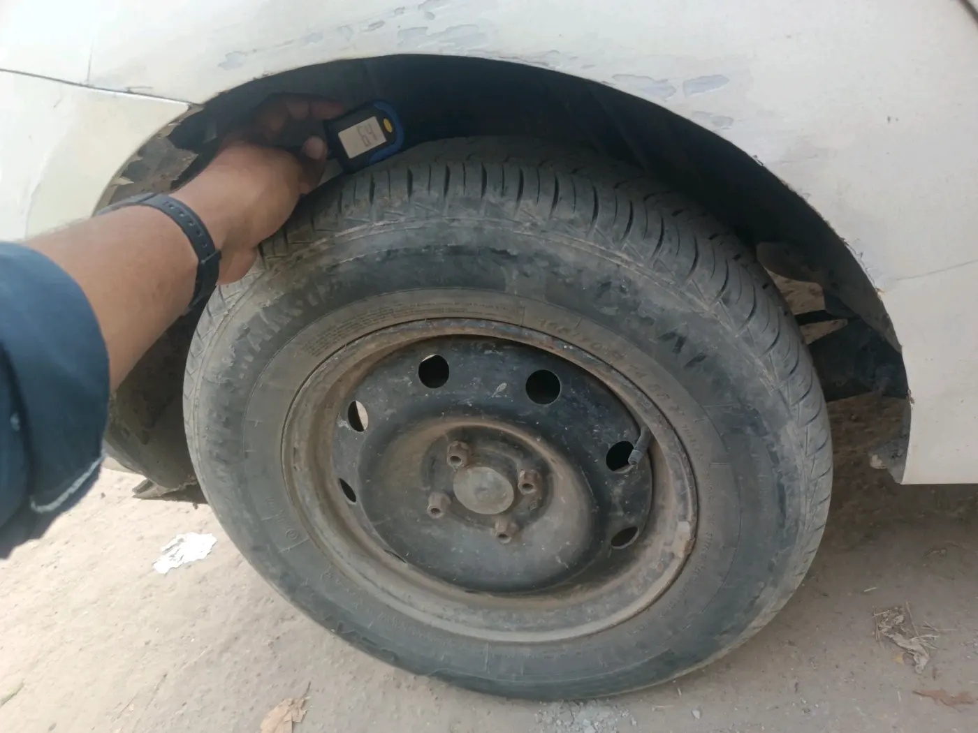 2013 Mahindra Verito 1.5 D4, Diesel, Manual, 86,224 km, tyre