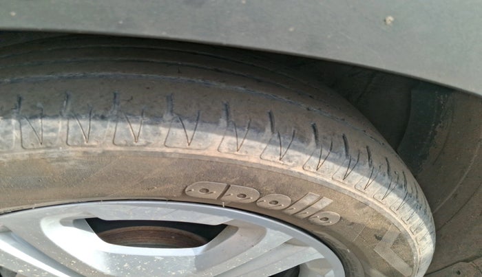 2022 KIA SONET HTK 1.2, Petrol, Manual, 55,000 km, tyre