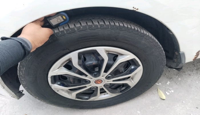 2011 Hyundai i10 MAGNA 1.1, CNG, Manual, 86,925 km, tyre