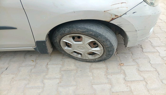 2014 Maruti Celerio ZXI, CNG, Manual, 1,09,423 km, tyre