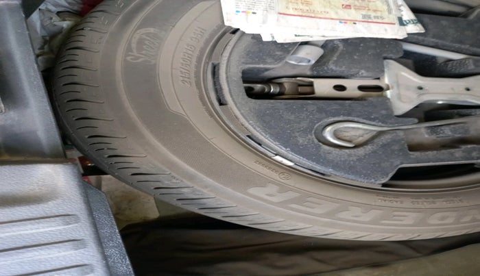 2019 Maruti Vitara Brezza ZDI AMT, Diesel, Automatic, 1,49,652 km, tyre