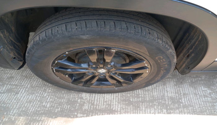 2019 Maruti Vitara Brezza ZDI AMT, Diesel, Automatic, 1,49,652 km, tyre