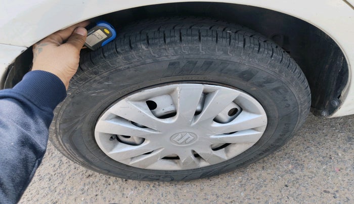 2014 Maruti Swift LXI, Petrol, Manual, 1,00,330 km, tyre