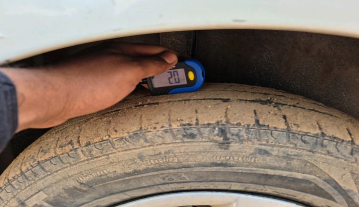 2010 Maruti Swift Dzire VDI, Diesel, Manual, 2,33,520 km, tyre