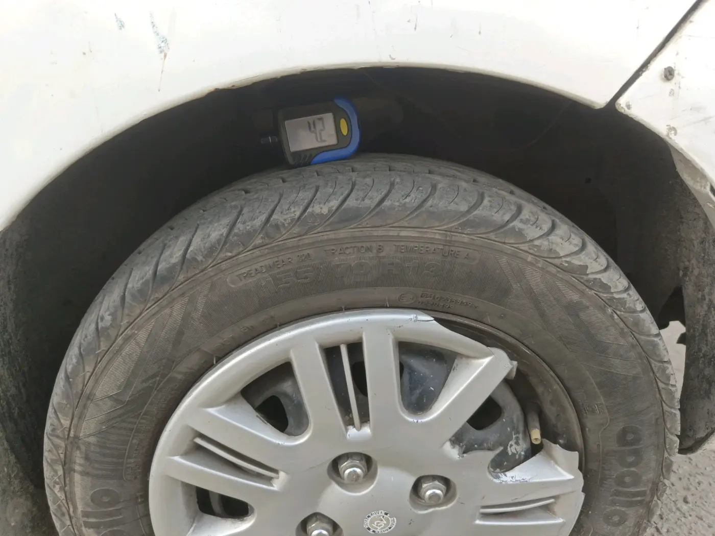 2013 Hyundai Santro Xing GL PLUS, CNG, Manual, 1,08,399 km, tyre