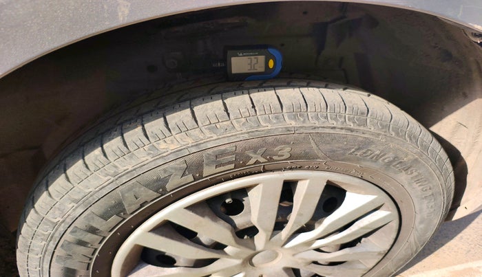 2015 Maruti Swift VXI, Petrol, Manual, 79,833 km, tyre