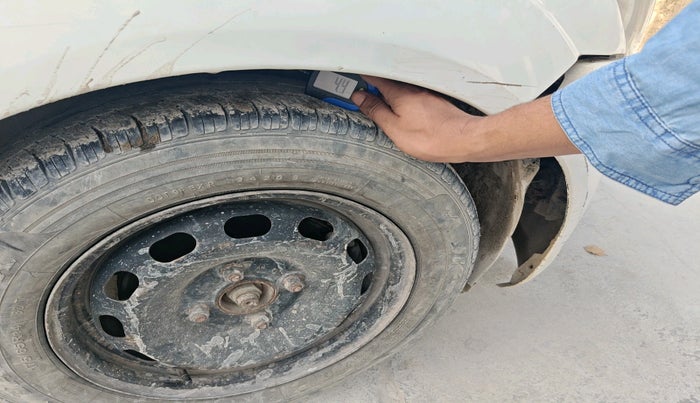 2013 Ford Figo LXI 1.2 PETROL, Petrol, Manual, 98,489 km, tyre