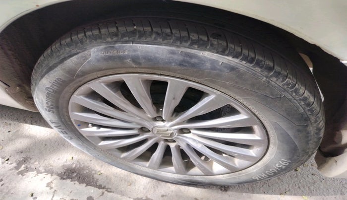 2017 Maruti Ciaz ZDI+ SHVS, Diesel, Manual, 1,79,086 km, tyre