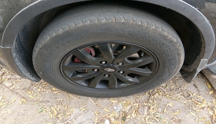 2021 Mahindra XUV500 W9, Diesel, Manual, 91,799 km, tyre