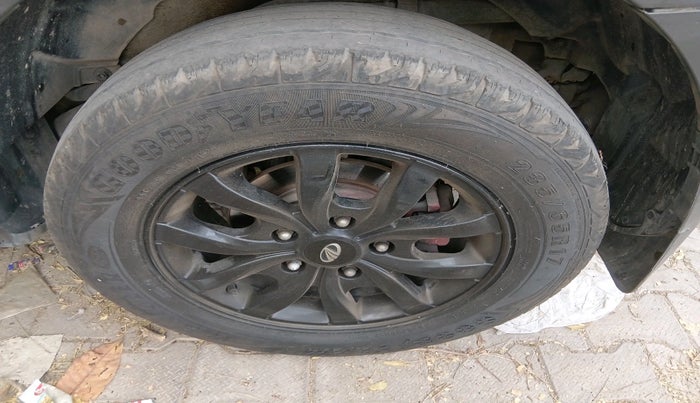 2021 Mahindra XUV500 W9, Diesel, Manual, 91,799 km, tyre