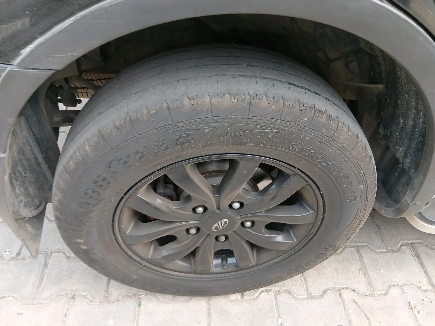 2021 Mahindra XUV500 W9, Diesel, Manual, 91,799 km, tyre
