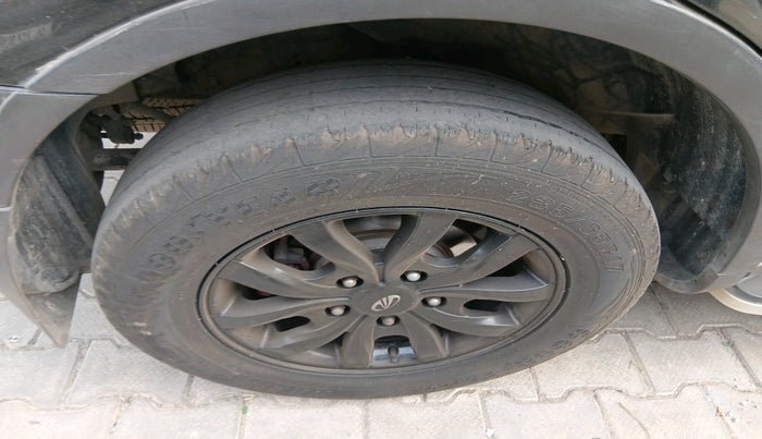 2021 Mahindra XUV500 W9, Diesel, Manual, 91,799 km, tyre