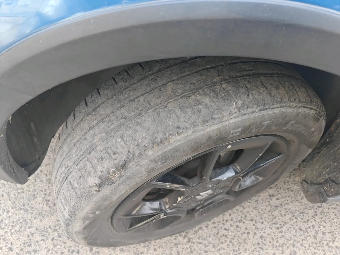 2017 Maruti IGNIS ZETA 1.2, Petrol, Manual, 1,60,397 km, tyre