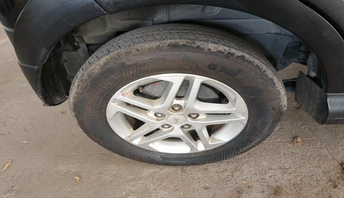 2016 Mahindra NUVOSPORT N8 AMT, Diesel, Automatic, 1,09,135 km, tyre