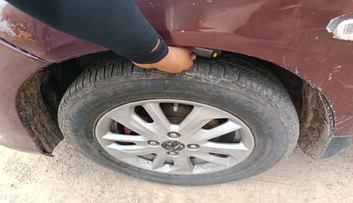 2014 Honda Amaze 1.5L I-DTEC S, Diesel, Manual, 1,31,100 km, tyre