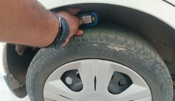 2015 Maruti Wagon R 1.0 VXI, CNG, Manual, 94,834 km, tyre