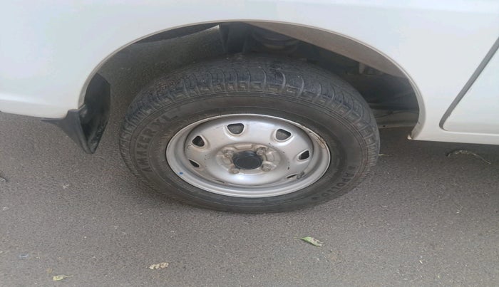 2021 Maruti Eeco 5 STR WITH A/C+HTR, Petrol, Manual, 43,192 km, tyre