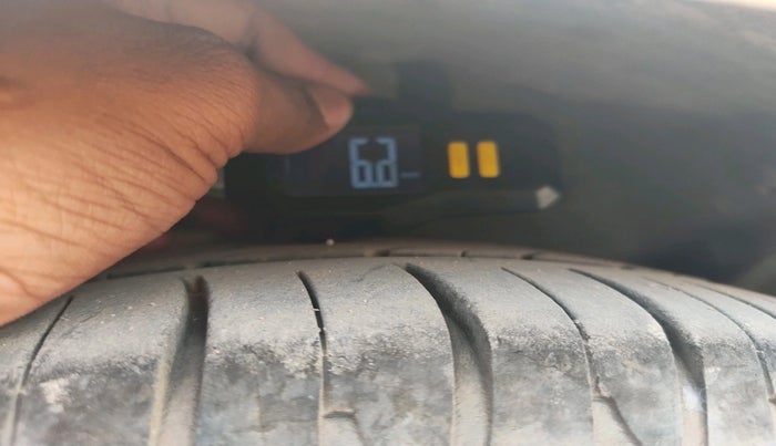 2012 Ford Fiesta TITANIUM+ DIESEL, Diesel, Manual, 1,16,765 km, tyre